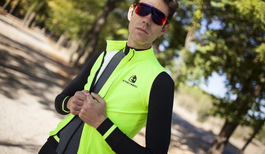 ¡Bienvenido, otoño!: Etxeondo Bomber y WS Team Edition