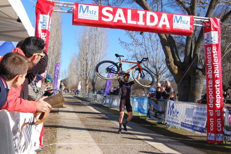 oscar-pujol-avila-poloandbike-2016