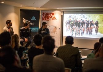 Zonyk aero pro, “una gafa a la carta” para el Movistar Team