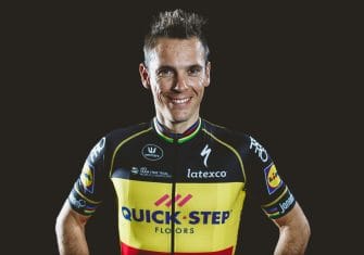 Gilbert-Etixx-Maillot-2017