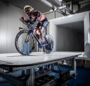 Nibali-bahrain-merida-tunel-viento