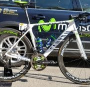 Movistar Team presenta la nueva Canyon blanca de Valverde