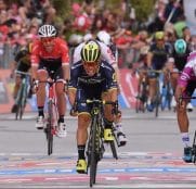 ewan-bennett-gaviria-sprint-giro-100