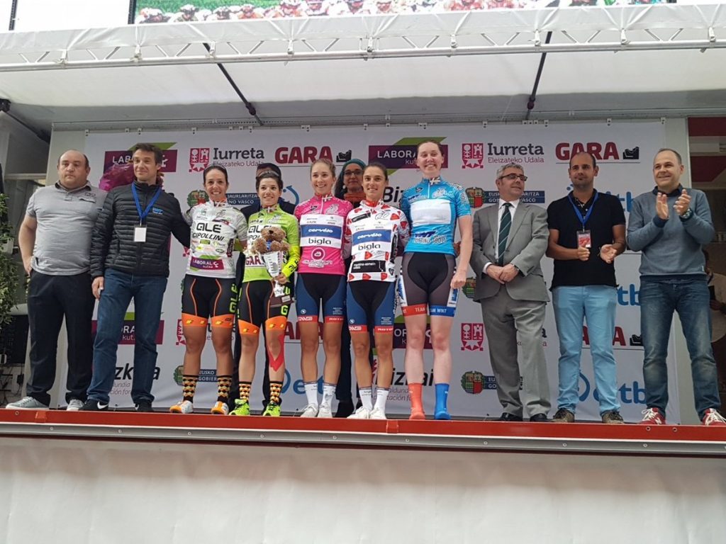 podio-1ª-etapa-emakumeen-bira-2017