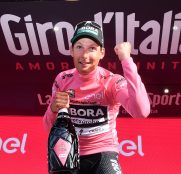 postlberger-bora-rosa-1ª-etapa-giro-italia-2017.jpg