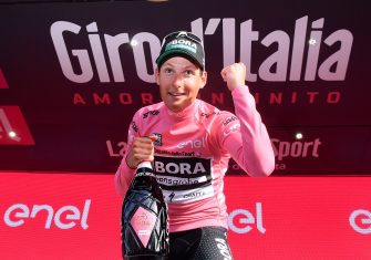 postlberger-bora-rosa-1ª-etapa-giro-italia-2017.jpg