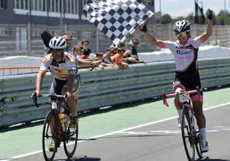 Julián Sanz y Ziortza Villa, campeones de España 24 horas en Cheste