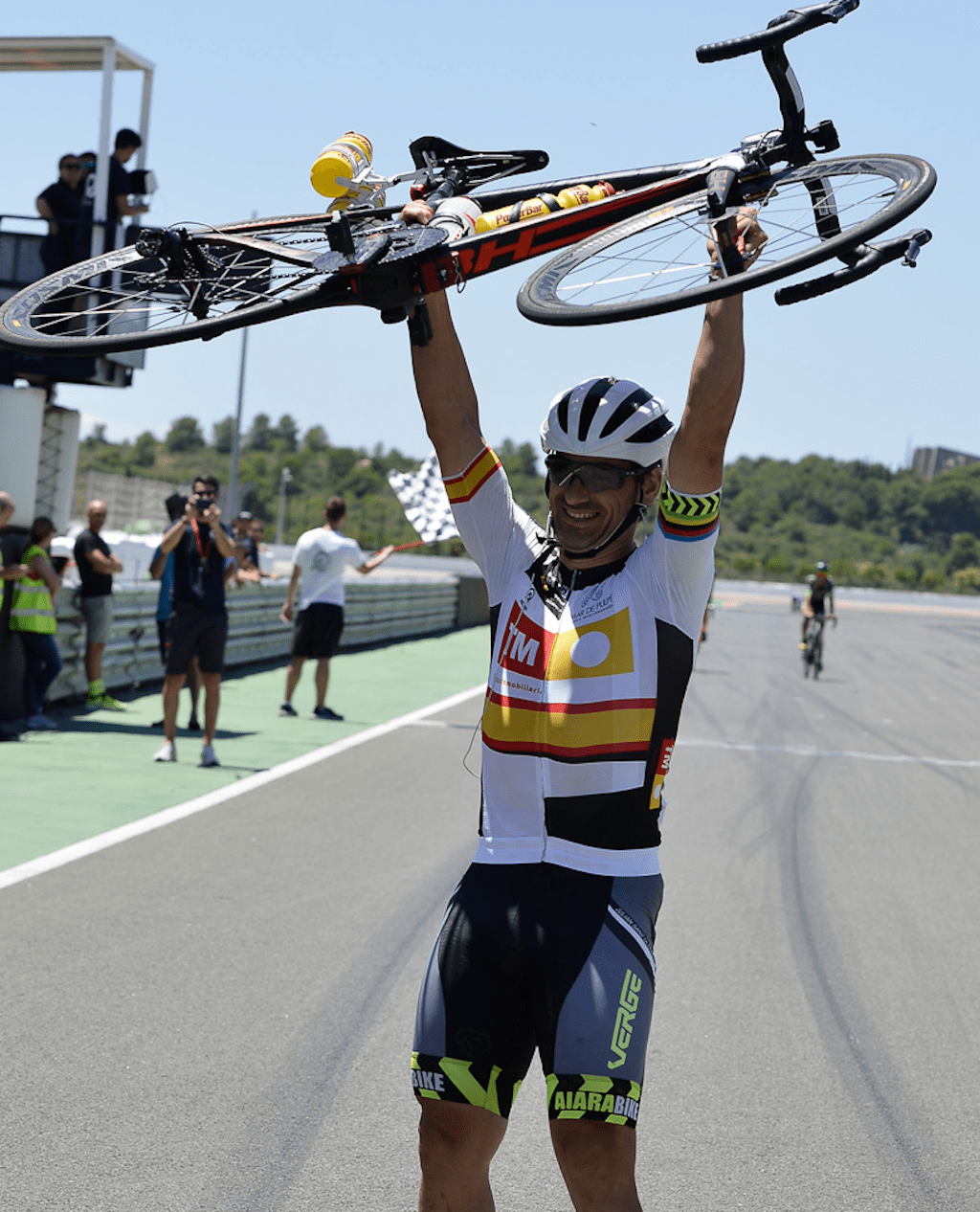 Julián Sanz, campeón de España 24 horas en Cheste.