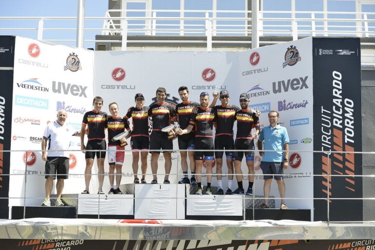 Julián Sanz y Ziortza Villa, campeones de España 24 horas en Cheste