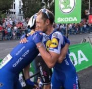 matteo-trentin-abrazo-quick-step-madrid