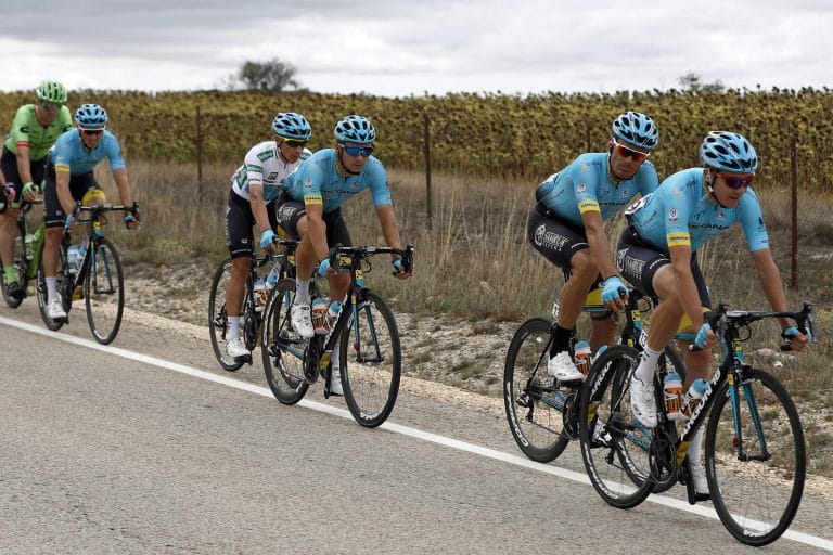 El equipo Astana, con problemas financieros