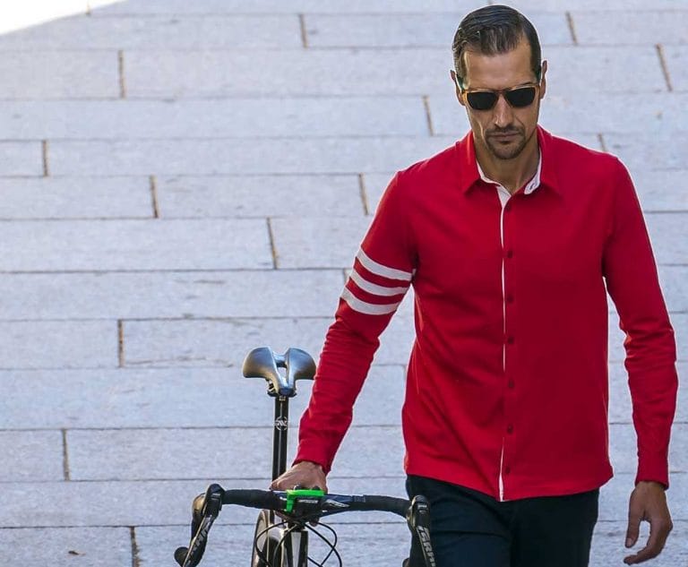 Transparent, nueva camisa con un tejido innovador