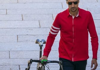 casual-cycling-transparent-camisa-roja-bici