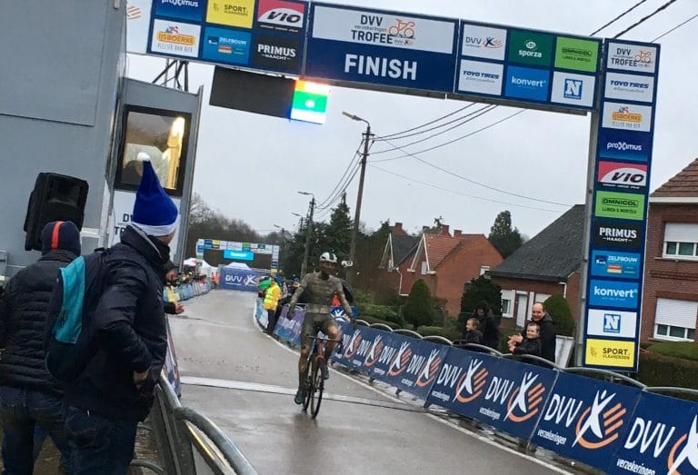DVV Trofee: Van der Poel sigue la racha en el GP Sven Nys