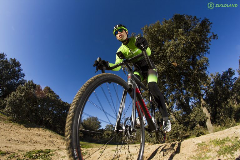 Merida Mission CX 5000 test: Disfruta del barro a toda máquina