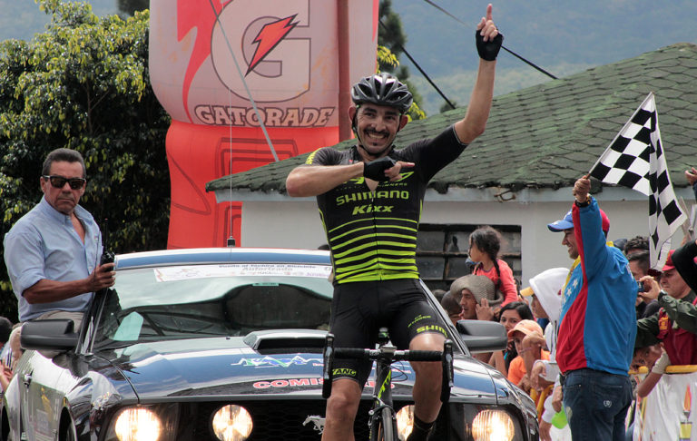 Jose-Serpa-celebra-vuelta-tachira-2018