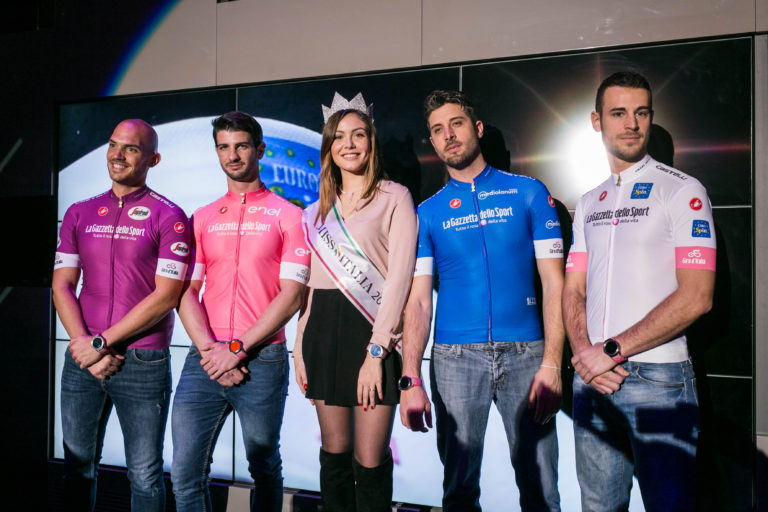 El Giro presenta sus nuevas ‘maglias’ Castelli (Vídeo)