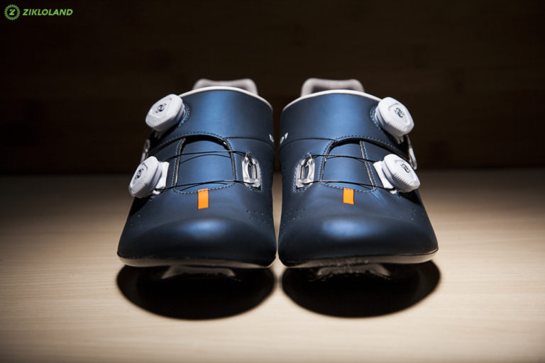 Zapatillas DMT D1: Máxima precisión para tus pies