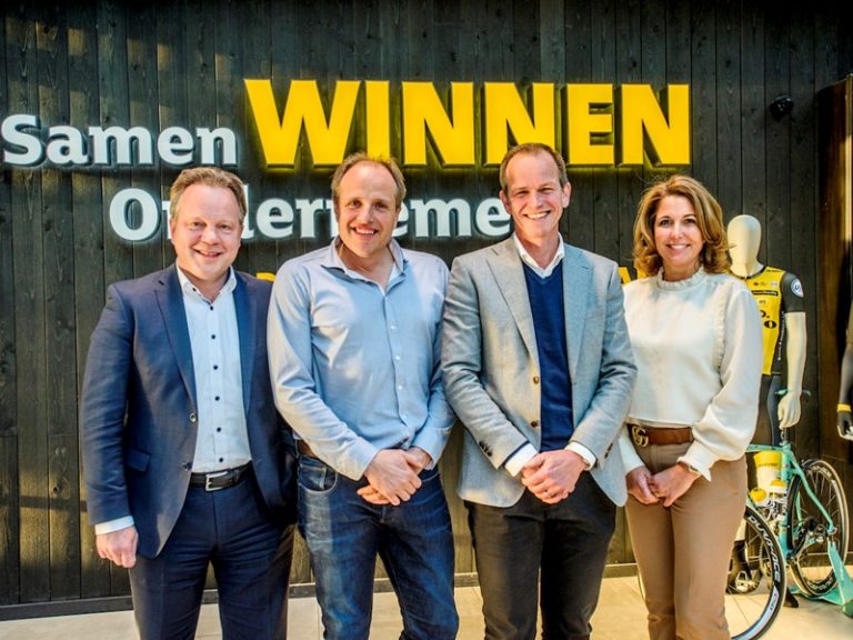 Richard Plugge (Jumbo-Visma): «No estoy nada preocupado por la situación de los sponsors»