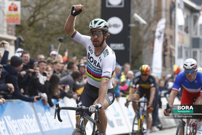 Gent Wevelgem: Sagan vence a Viviani al sprint