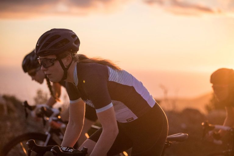 Santini presenta Volo, su nuevo kit femenino