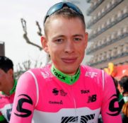 Hugh Carthy vuelve a rodar con los grandes