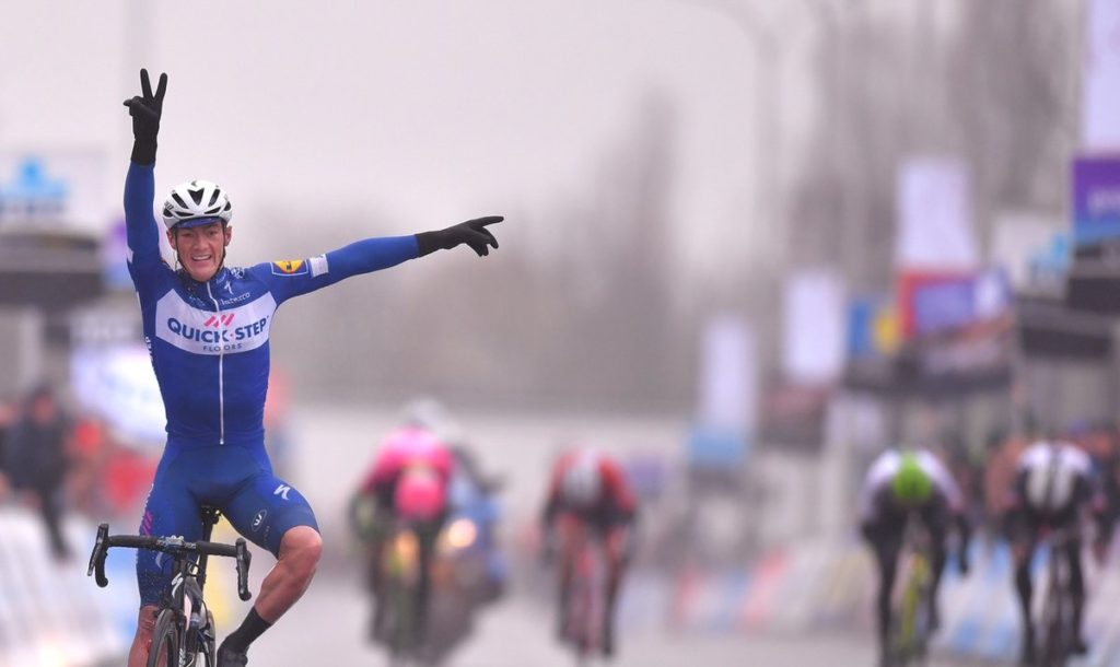 yves-lampaert-quick-step-dwars-door-vlaanderen-2018