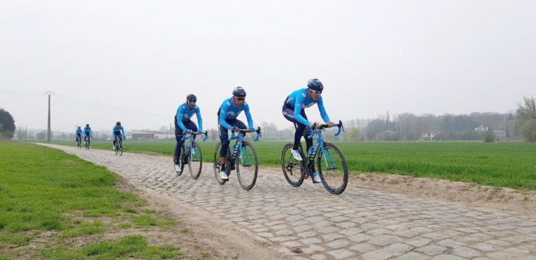 El tridente de Movistar Team prueba el pavé del Tour