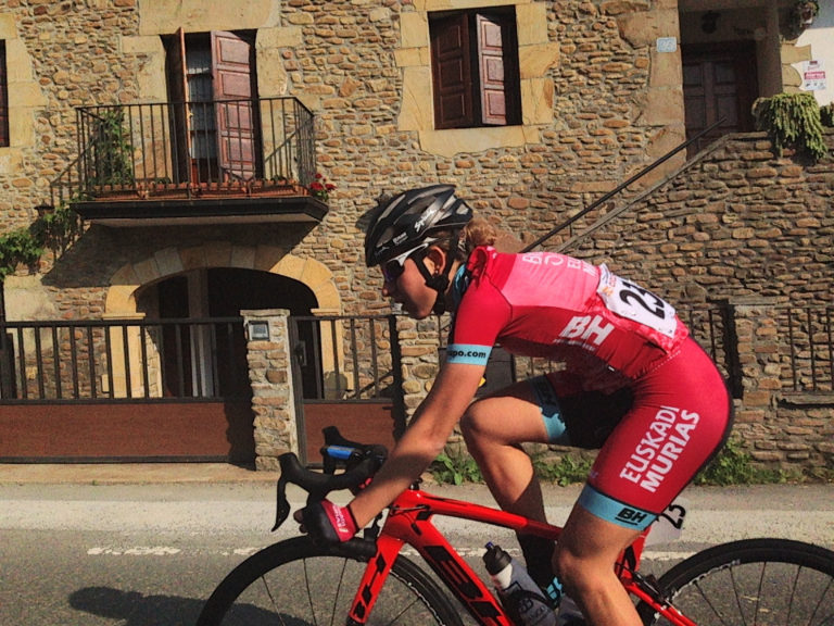 Torneo Euskaldun: Alice Arzuffi se exhibe en Zeberio