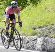 simon-yates-mitchelton-scott-ataque-rosa-15ª-etapa-giro-2018