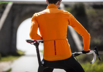 Sportful Fiandre Norain Light Top: Ni frío, ni calor ni agobios en primavera