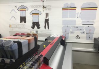 En el corazón de Bioracer: Los secretos de la ropa de grandes campeones