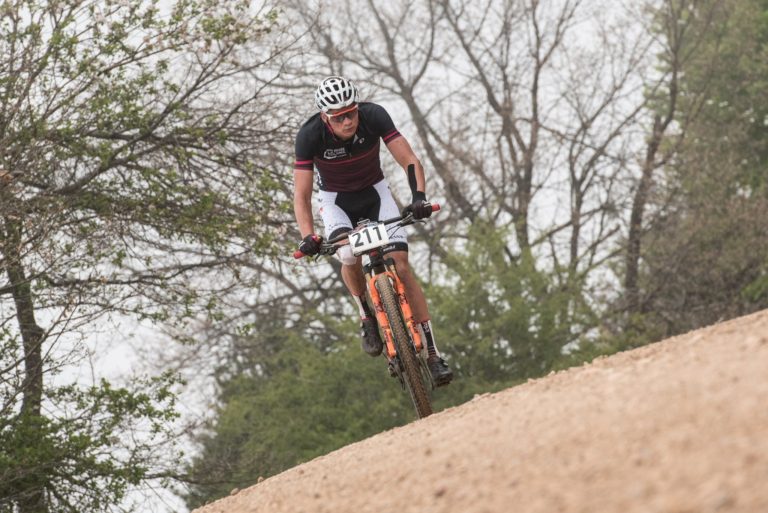 Van der Poel sigue intratable en la Rioja Bike Race (Vídeo)