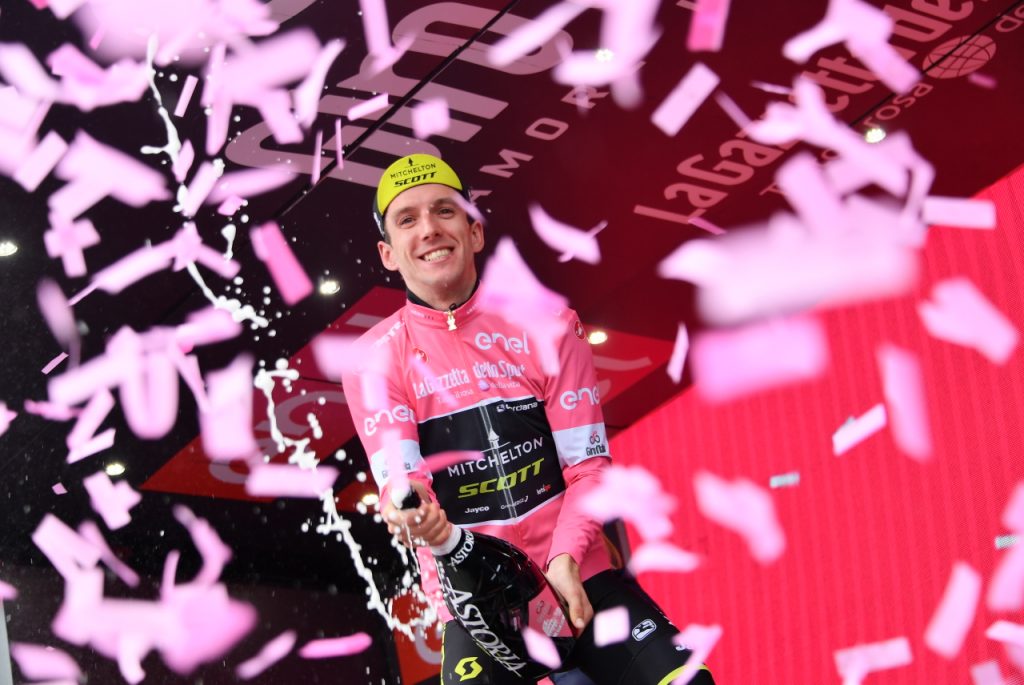 simon-yates-maglia-rosa-giro-2018