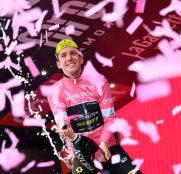 simon-yates-maglia-rosa-giro-2018