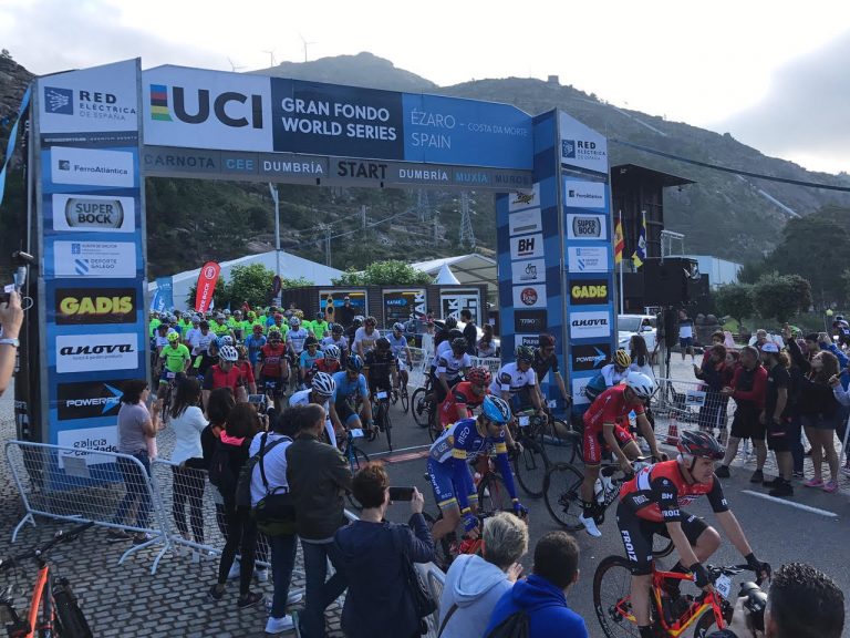 El Gran Fondo Ézaro más exitoso e internacional inundó la Costa da Morte