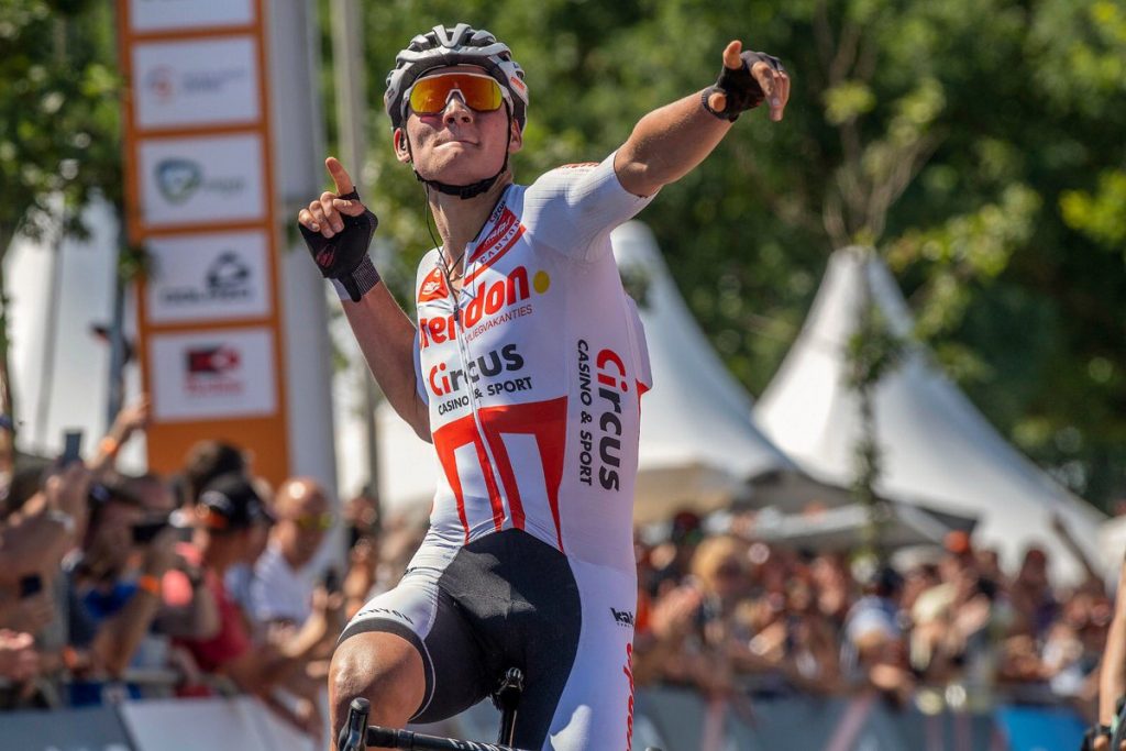 mathieu-van-der-poel-celebra-nacional-paises-bajos-2018