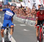 julian-alaphilippe-quick-bauke-mollema-clasica-san-sebastian-2018