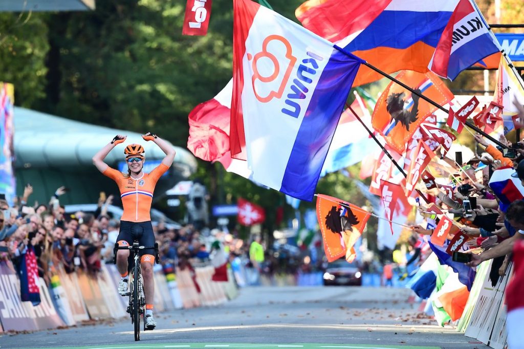 anna-van-der-breggen-celebra-innsbruck-2018