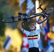 remco-evenepoel-celebra-mundial-innsbruck-ruta-2018