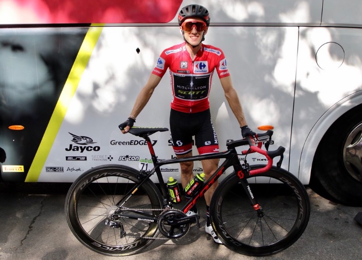 simon-yates-mitchelton-scott-rojo