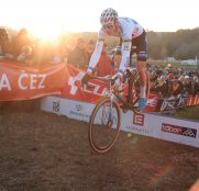 Copa Mundo CX: Una más de Van der Poel; gran top10 de Aida Nuño