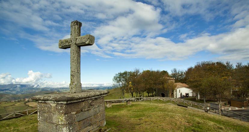 cruz-santuario-acebo-vuelta-espana-2019