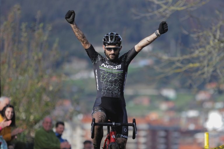 CX España: Feijoo y Cullell exhiben potencial, Ania alza los brazos