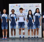 Mitchelton-Scott completa su dirección con un español