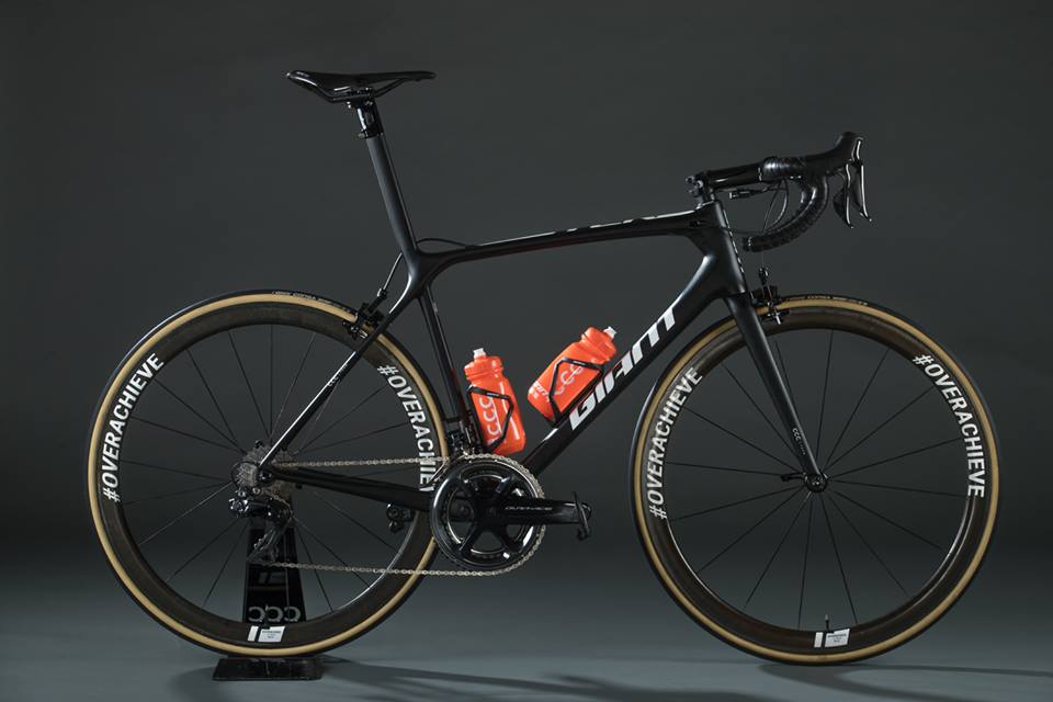 Afbeeldingsresultaat voor CCC Team's 2019 Giant TCR Advanced SL race machine.