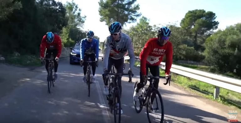 El Team Sky se ‘abriga’ en Mallorca para felicitar la Navidad (Vídeo)