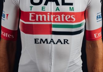 uae-emirates-maillot-2019-1