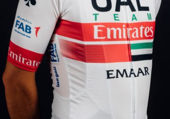 uae-emirates-maillot-2019-3