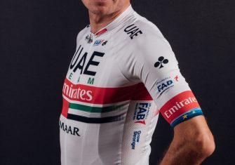 uae-emirates-maillot-2019-6